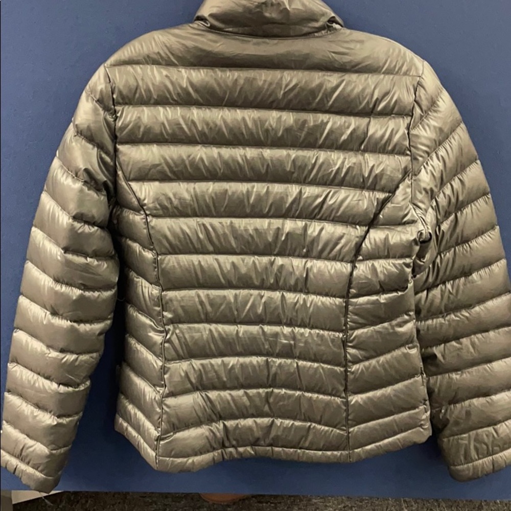 Calvin Klein packable down jacket - Picture 4 of 6